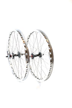 Load image into Gallery viewer, Technique BMX 20" Alloy Wheel Set