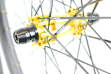 Load image into Gallery viewer, Technique Bombshell Custom Carbon Wheel Build