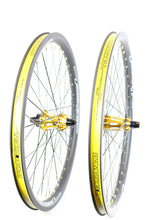 Load image into Gallery viewer, Technique Bombshell Custom Carbon Wheel Build