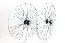Load image into Gallery viewer, Wheelset - Technique Hub &amp; Sun Rim (26&quot;) Colored Spokes
