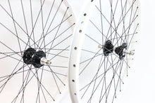 Load image into Gallery viewer, Wheelset - Technique Hub &amp; Sun Rim (26&quot;) Colored Spokes